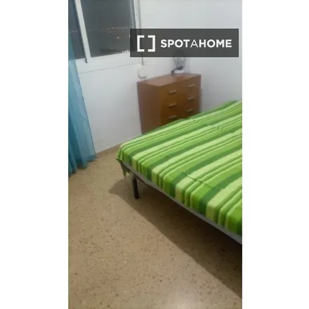 Rent this 3 bed room on Col·legi d'Educació Infantil i Primària Antonio Ferrandis in Plaça de la Yesa, 46980 Paterna