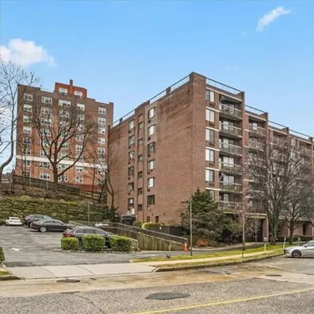 Image 2 - 777 East Birch Street, Fleetwood, City of Mount Vernon, NY 10552, USA - Condo for sale