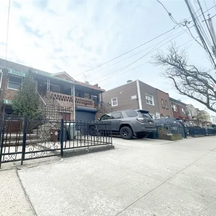 Buy this 3 bed townhouse on 21 Bay 40th Street in New York, NY 11214