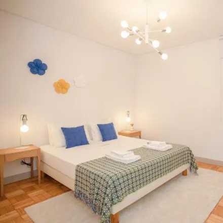 Rent this 2 bed apartment on Rua de Santa Catarina 433 in 4000-445 Porto, Portugal