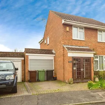 Buy this 4 bed duplex on Dimmock Close in Paddock Wood, TN12 6HS