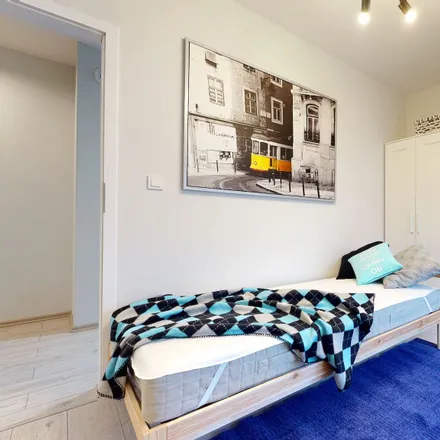 Rent this 4 bed room on Generała Walerego Wróblewskiego 21 in 93-578 Łódź, Poland
