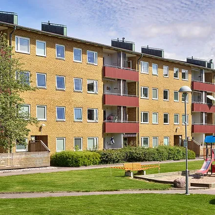 Rent this 4 bed apartment on Ögonmåttsgatan 11 in 421 72 Gothenburg, Sweden