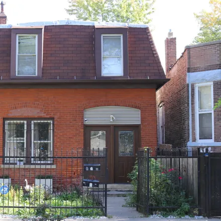 Buy this 5 bed duplex on 725 North Springfield Avenue in Chicago, IL 60651
