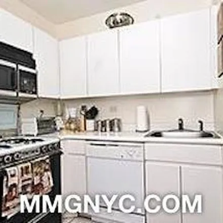 Rent this 1 bed apartment on 485 Lexington Avenue in East 47th Street, New York
