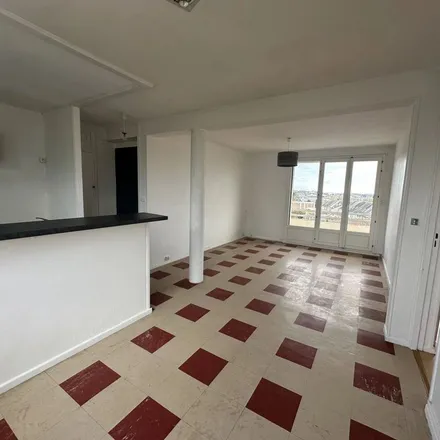 Rent this 4 bed apartment on 5 Rue du Gouvernement in 02100 Saint-Quentin, France