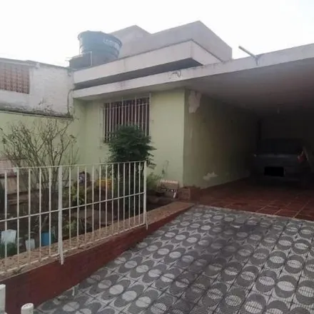 Buy this 2 bed house on Rua Silvestre Vasconcelos Calmon 237 in Vila Augusta, Guarulhos - SP