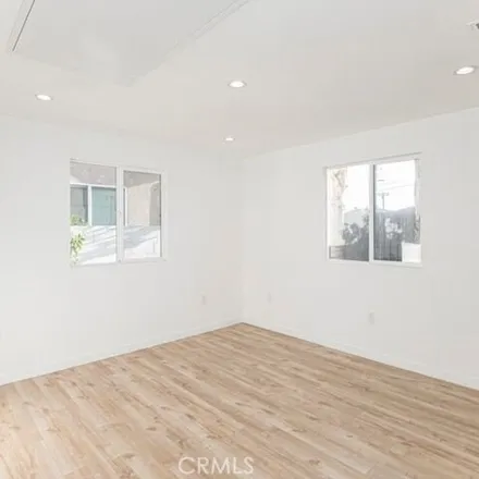 Image 4 - 8377 Glencrest Drive, Los Angeles, CA 91352, USA - House for rent