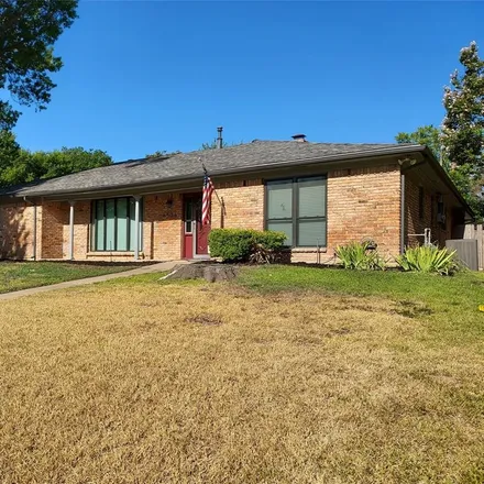Image 2 - 6536 Winifred Drive, Fort Worth, TX 76133, USA - House for sale