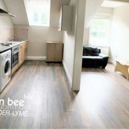 Image 2 - Northcoat Place, Northcote Place, Newcastle-under-Lyme, ST5 1HY, United Kingdom - Apartment for rent