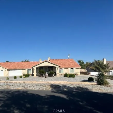 Image 2 - 13861 Choco Road, Apple Valley, CA 92307, USA - House for sale