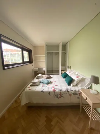 Image 1 - Rua de Bartolomeu Dias, 4200-412 Porto, Portugal - Room for rent