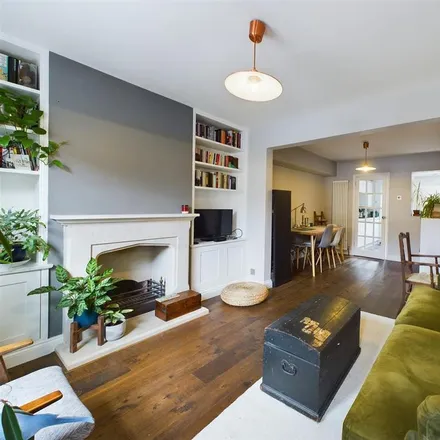 Image 2 - 15 Worple Street, London, SW14 8HE, United Kingdom - House for rent