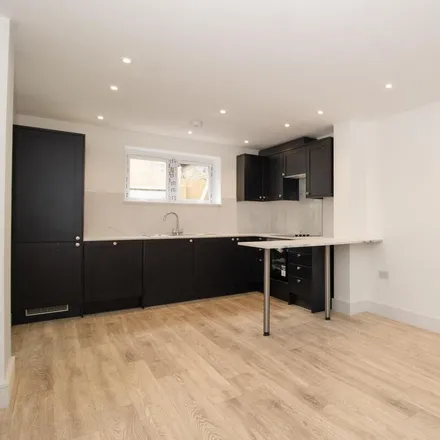 Image 1 - Cheltenham Road, London, SE15 3AF, United Kingdom - Apartment for rent