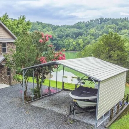 Rent this 3 bed house on 2527 Jim Henry Road in Jefferson County, TN 37725