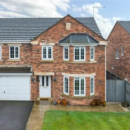 Buy this 5 bed house on Castle Lodge Avenue in Rothwell, LS26 0ZD