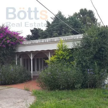 Buy this 3 bed house on Calle 133 A in Partido de Berazategui, 1885 Ranelagh