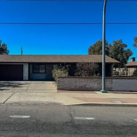 Rent this 3 bed house on 975 East Alvord Road in Tucson, AZ 85706