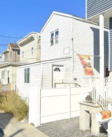 Rent this 3 bed house on 109 East 6th Road in New York, NY 11693