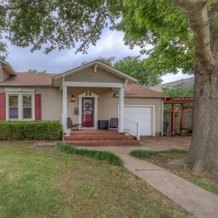 Buy this 3 bed house on 240 South Linden Street in Sapulpa, OK 74066