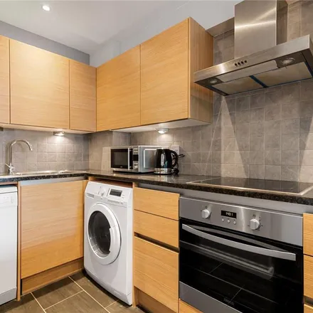 Rent this 2 bed apartment on Kendal Steps in Saint George's Fields, London