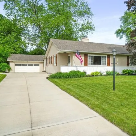 Buy this 3 bed house on 3487 Sciotangy Drive in Upper Arlington, OH 43221