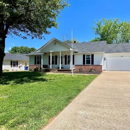 Rent this 3 bed house on 231 Moonlite Avenue in Bowling Green, KY 42101