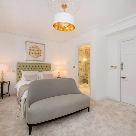 Rent this 7 bed townhouse on 6 Upper Brook Street in London, W1K 2BW