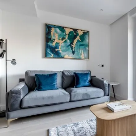 Rent this studio apartment on London Central Mail Centre in Farringdon Road, London