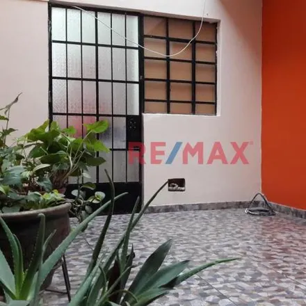 Buy this 15 bed house on Avenida José Granda in San Martín de Porres, Lima Metropolitan Area 15107