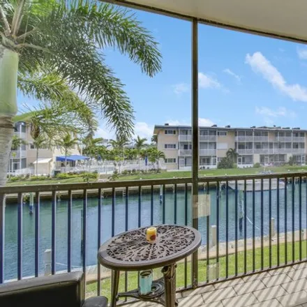 Buy this 1 bed condo on 114 Shore Court in North Palm Beach, FL 33408