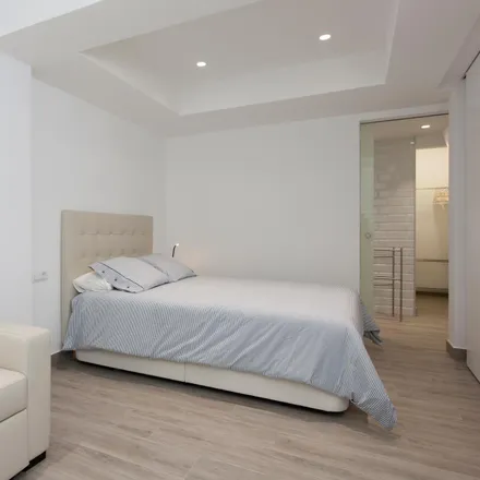 Rent this 1 bed apartment on Ràpid Granada - Tuset in Carrer de la Granada del Penedès, 29