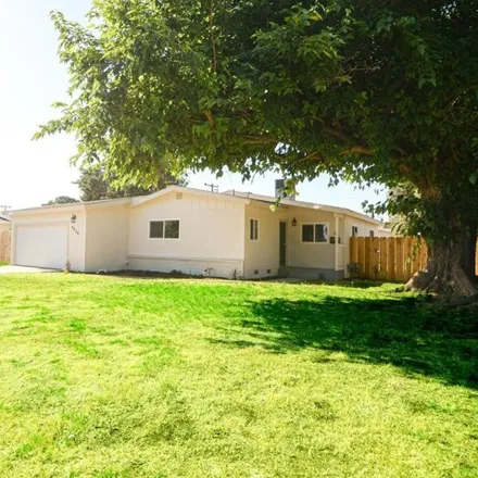 Buy this 3 bed house on 4650 East University Avenue in Fresno, CA 93703