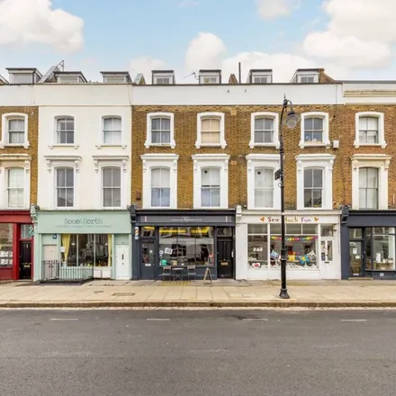 Image 4 - Olivers Town, 47 Chalcot Road, Primrose Hill, London, NW1 8LL, United Kingdom - Apartment for rent