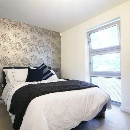 Image 2 - Jubilee Court, Queen Mary Avenue, London, E18 2FN, United Kingdom - Apartment for rent