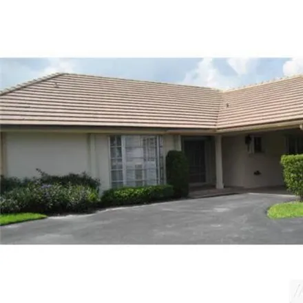 Rent this 3 bed house on 321 Villa Dr S