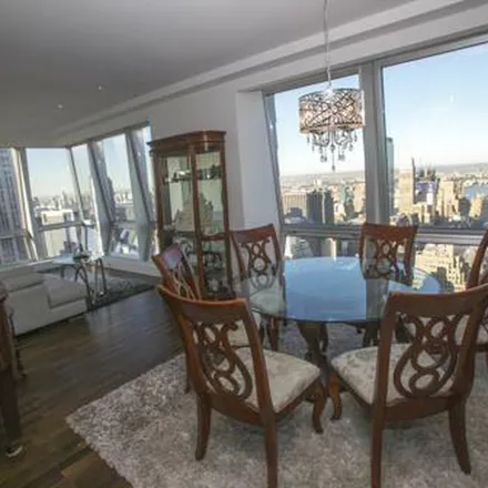 Rent this 4 bed apartment on 400 Fifth Avenue in 400 5th Avenue, New York
