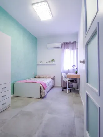 Rent this 1 bed room on Carrer del Pare Pedro Velasco in 3, 46011 Valencia
