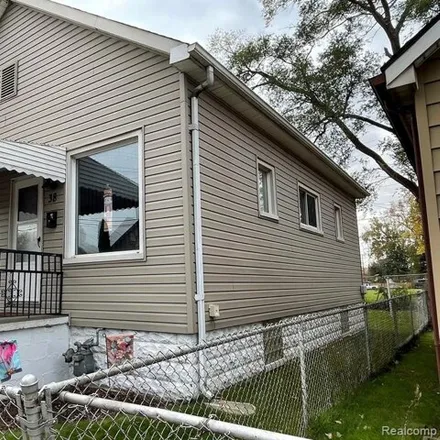 Buy this 2 bed house on 152 East Westfield Street in Ecorse, Wayne County