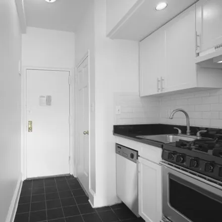 Image 8 - 160 West 71st Street, New York, NY 10023, USA - House for rent