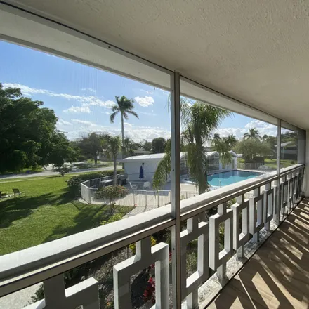 Buy this 2 bed condo on 326 Tequesta Drive in Tequesta, Palm Beach County