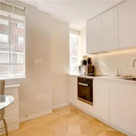 Image 6 - Chelsea Cloisters, Sloane Avenue, London, SW3 3DZ, United Kingdom - Room for rent