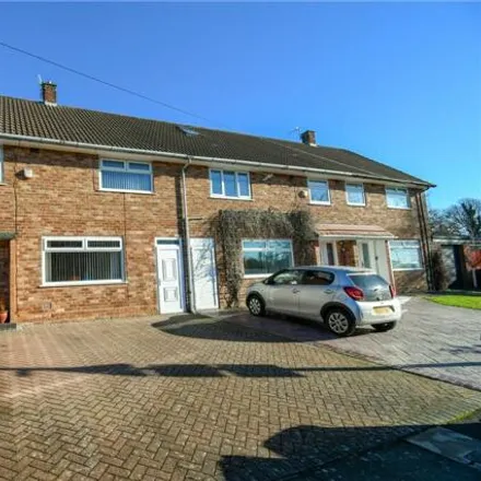 Buy this 3 bed townhouse on 2 Welland Road in Bebington, CH63 2JU