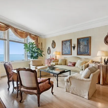 Image 4 - 993 North Jean Baptiste Point DuSable Lake Shore Drive, Chicago, IL 60660, USA - House for sale