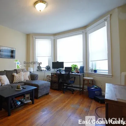 Rent this 1 bed apartment on 91 Gordon St