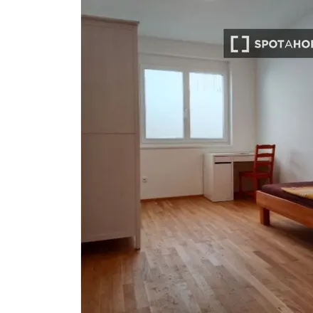 Rent this 4 bed room on Preysinggasse 20 in 1150 Vienna, Austria