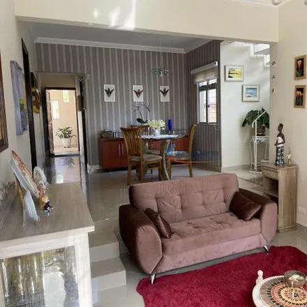 Buy this 3 bed house on Rua Antônio Meirelles Sobrinho 380 in Cajuru, Curitiba - PR