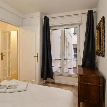 Image 2 - 260 Rue Saint-Honoré, 75001 Paris, France - Apartment for rent