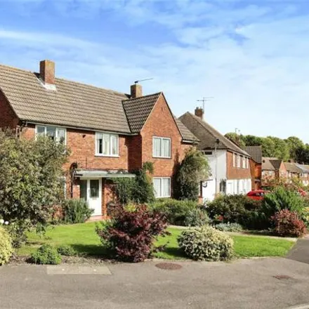 Buy this 5 bed duplex on Willow Lea in Tonbridge and Malling, TN10 3RQ