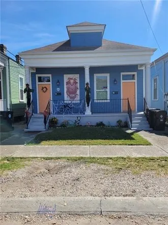 Rent this 2 bed duplex on 620 South Scott Street in New Orleans, LA 70119